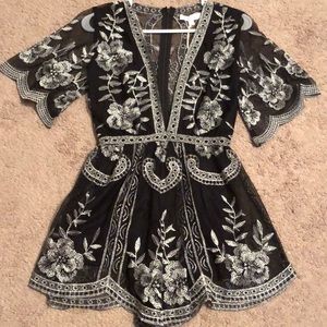 NWT‼️ Honey Punch Romper